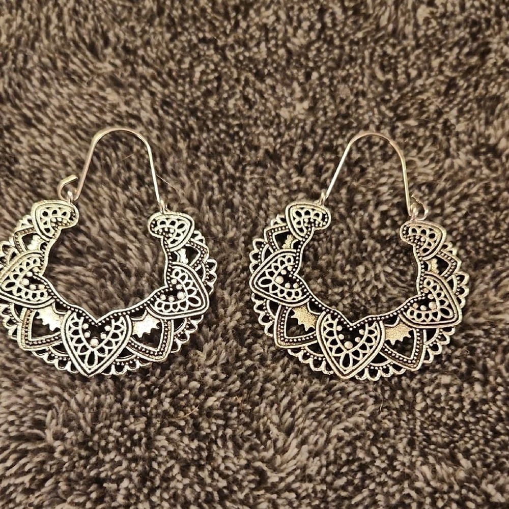 Silver Toned Crescent Filigree Earrings With Heart Desings